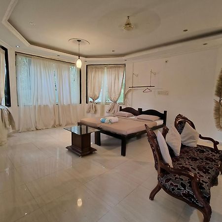 J-House, Spacious Apartments With Balconies, Thalassa 1Min Away Siolim Exterior photo