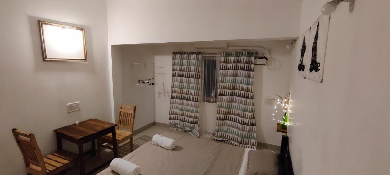 J-House, Spacious Apartments With Balconies, Thalassa 1Min Away Siolim Exterior photo