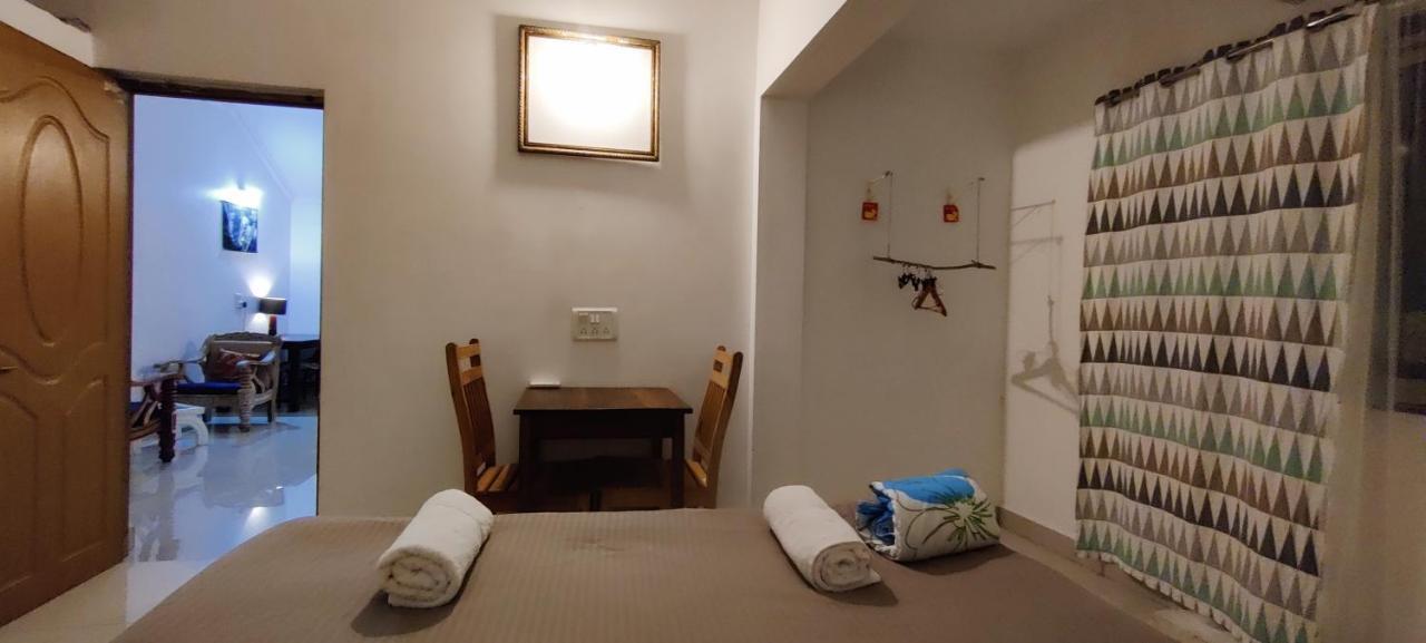 J-House, Spacious Apartments With Balconies, Thalassa 1Min Away Siolim Exterior photo