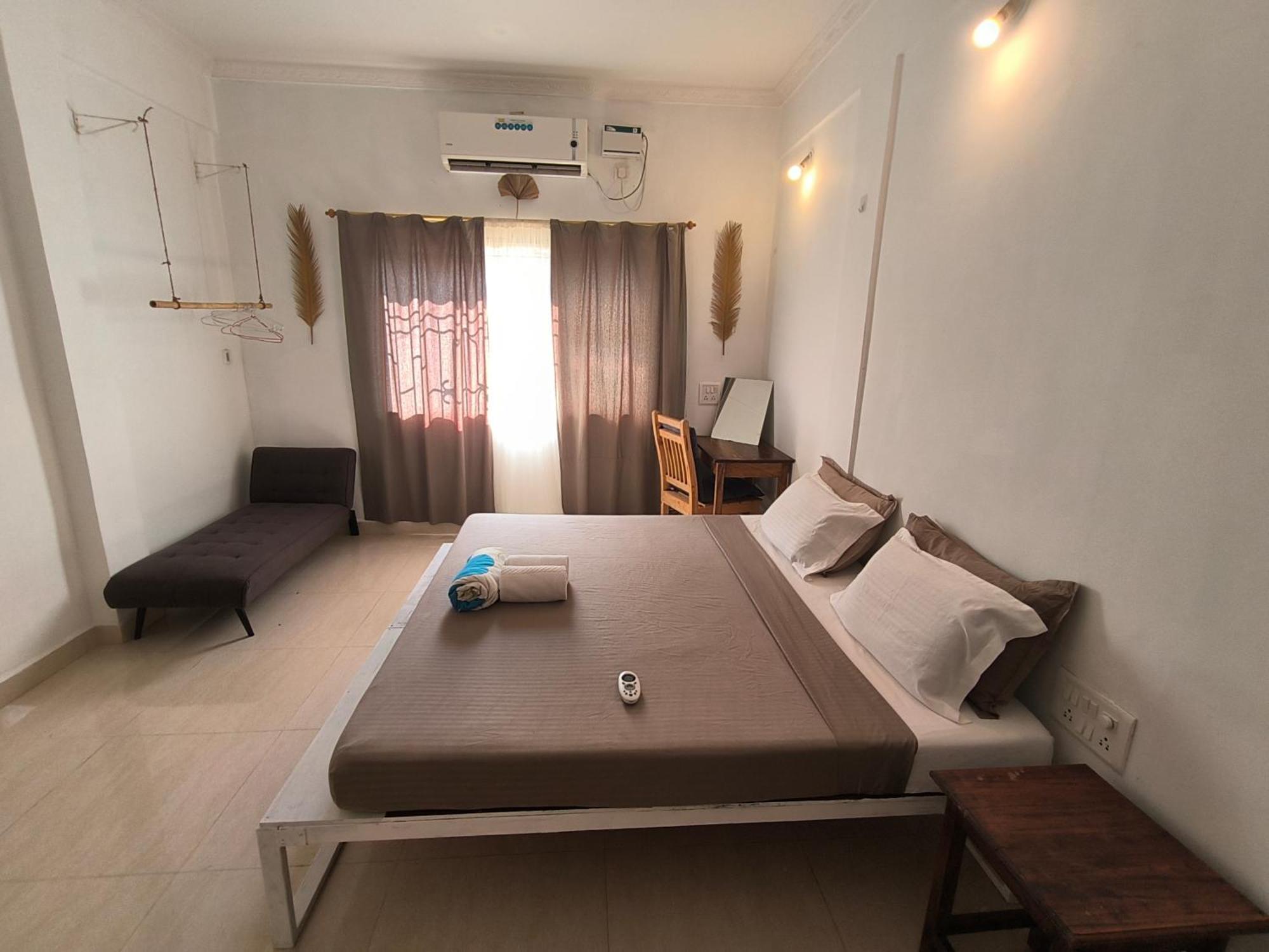 J-House, Spacious Apartments With Balconies, Thalassa 1Min Away Siolim Exterior photo