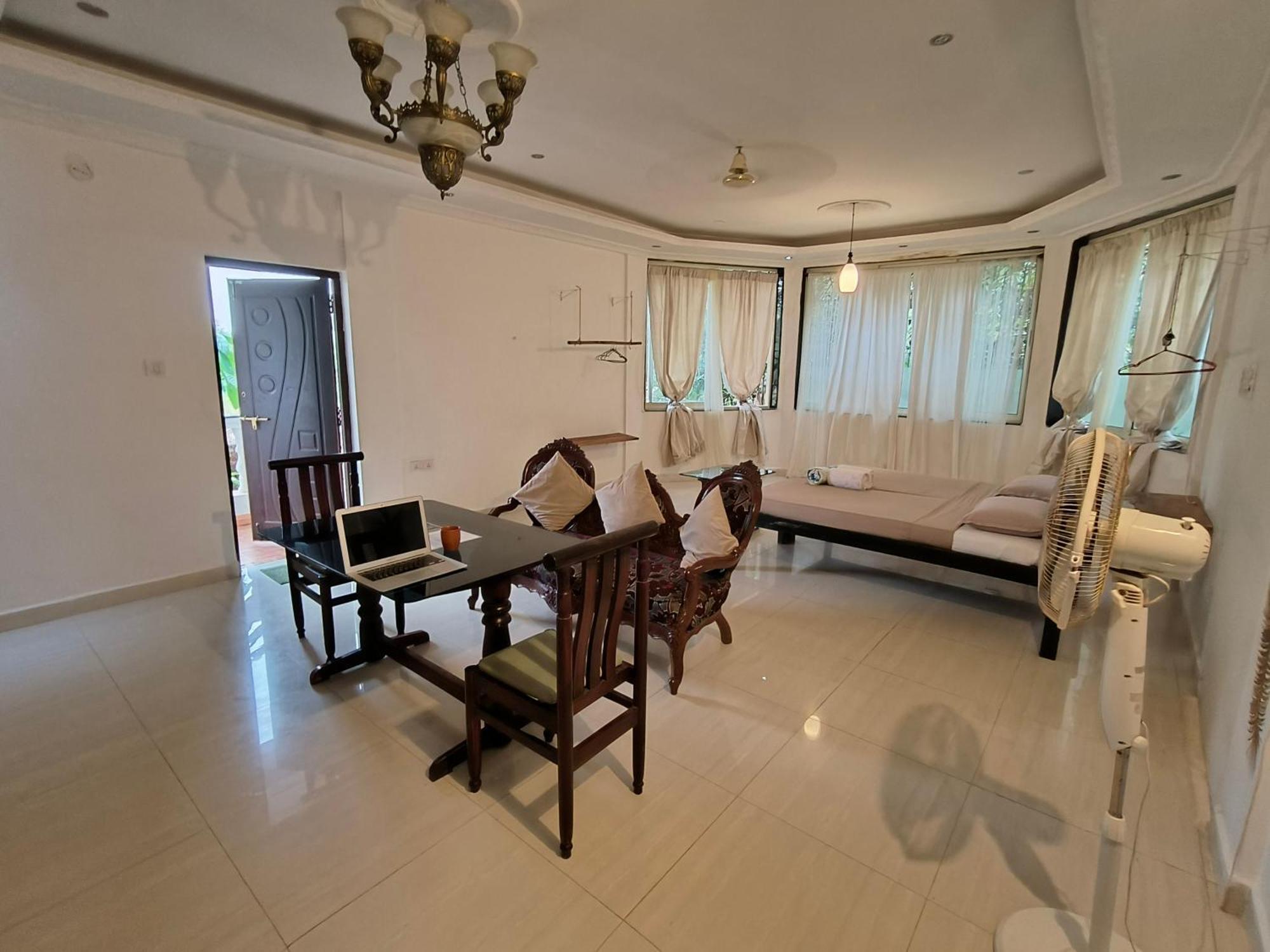 J-House, Spacious Apartments With Balconies, Thalassa 1Min Away Siolim Exterior photo