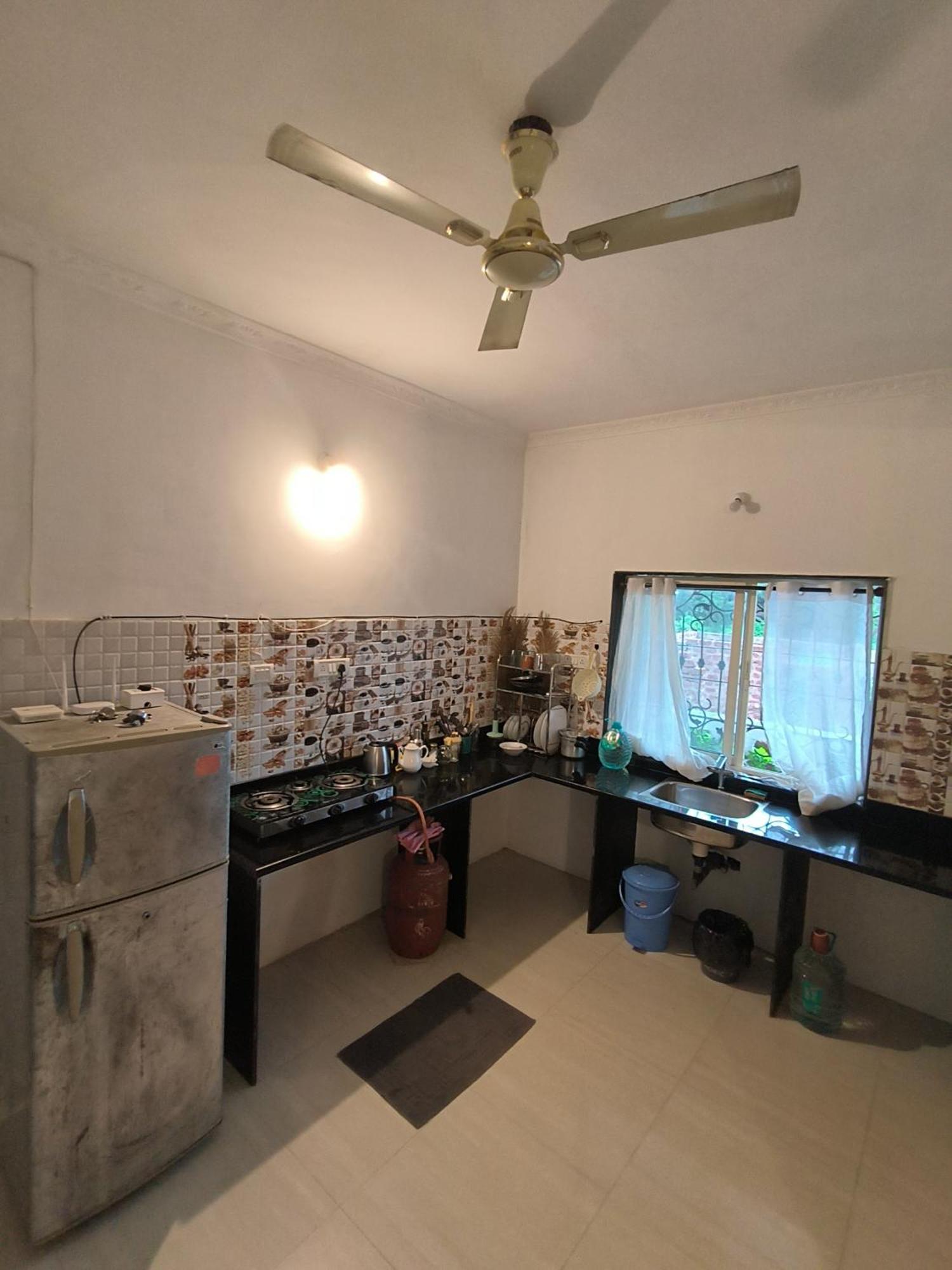 J-House, Spacious Apartments With Balconies, Thalassa 1Min Away Siolim Room photo